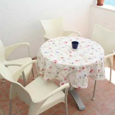 公寓 Family Friendly With A Swimming Pool - 4167 *